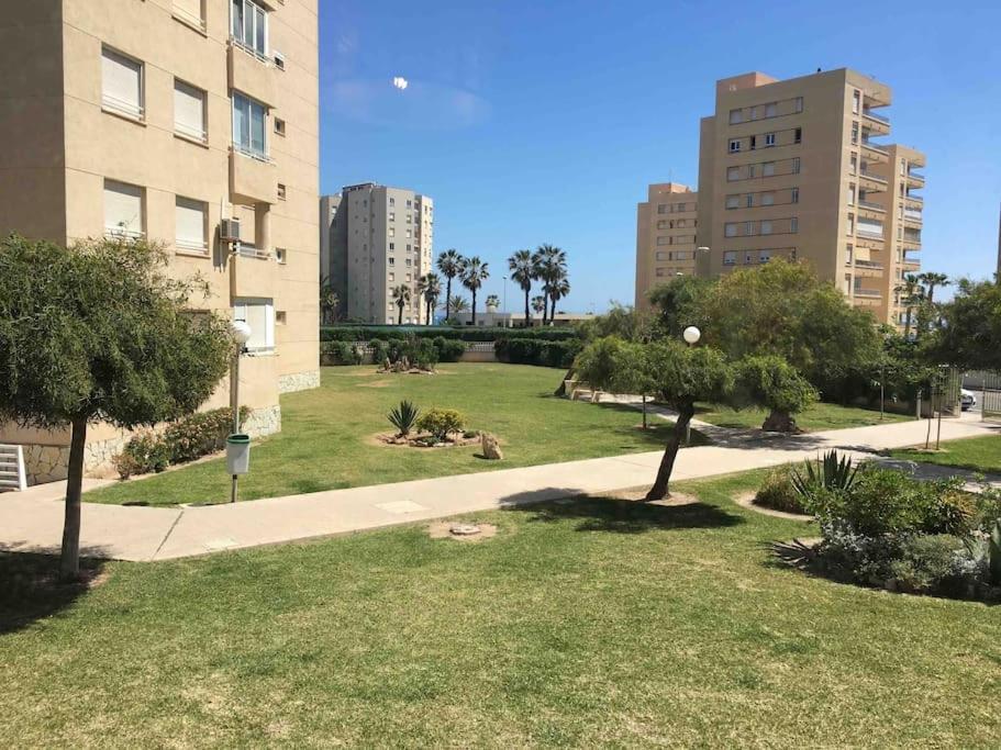 Apartamento Segunda Linea De Playa Con Piscina إل ألتيت المظهر الخارجي الصورة